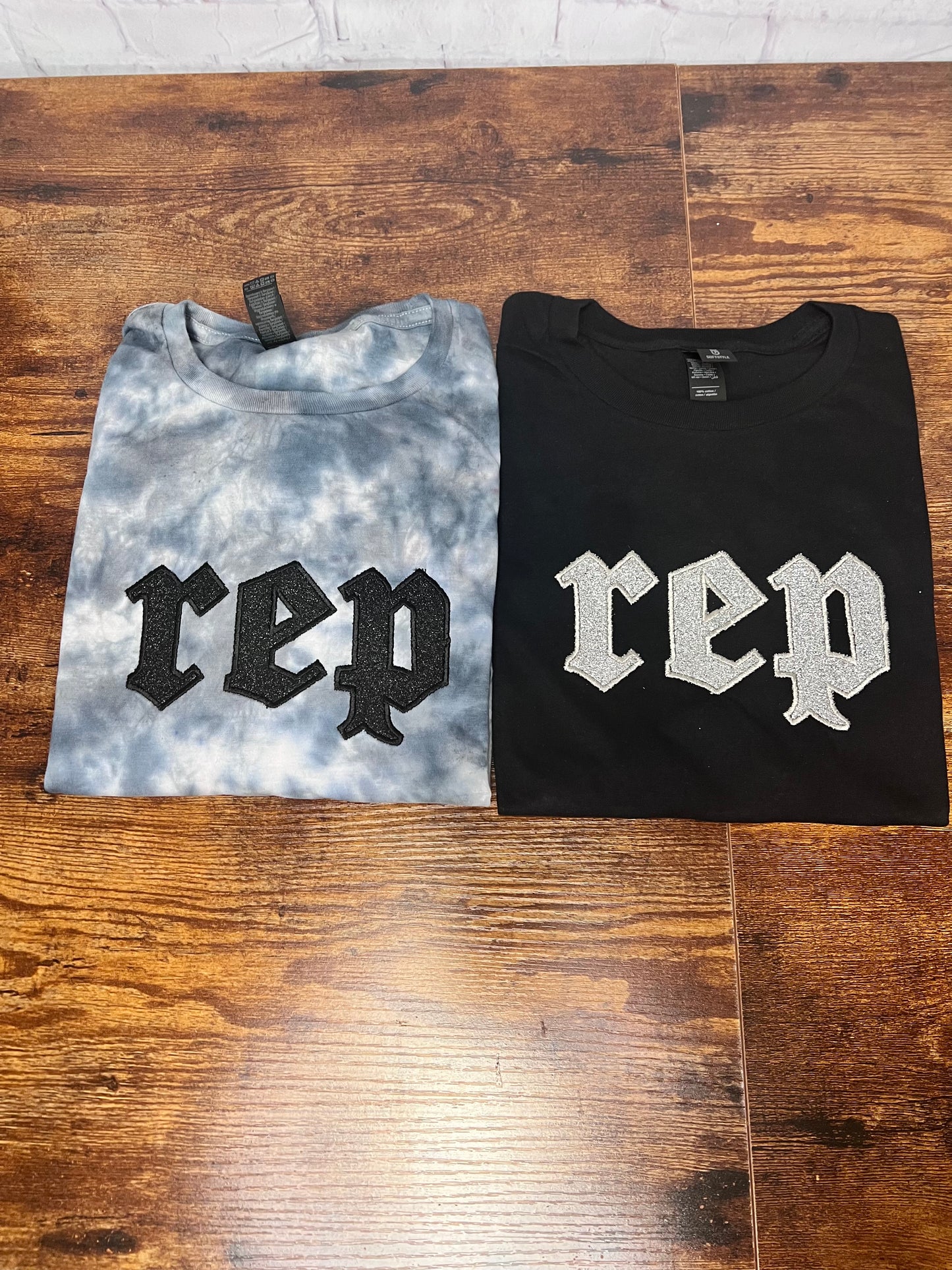 Rep Embroidered T-Shirt / Sweatshirt